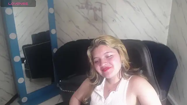 Nezuko_v's cam snapshot