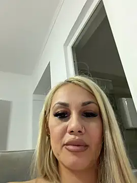 AlmaRusell's cam snapshot