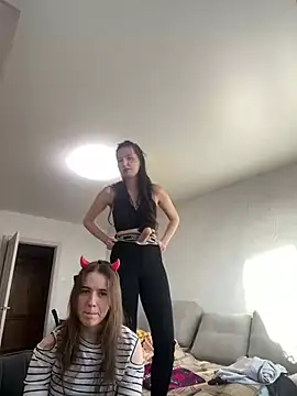 Sweet_mila_eva_'s cam snapshot