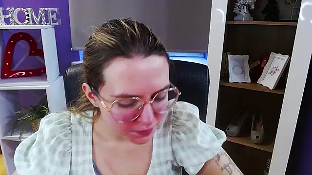 Zoey_Erotic's cam snapshot