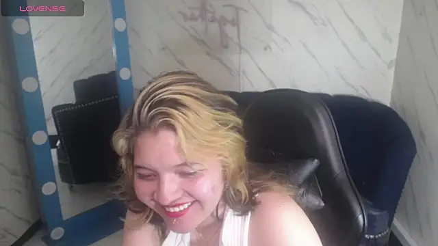 Nezuko_v's cam snapshot