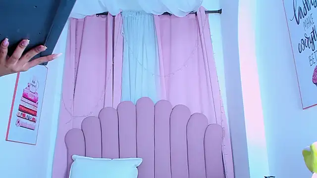 PaolaB_g's cam snapshot