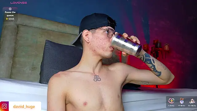 david_huge's cam snapshot