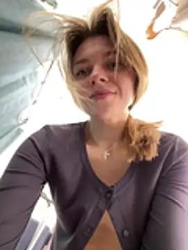 ValenciaShock live sex cam