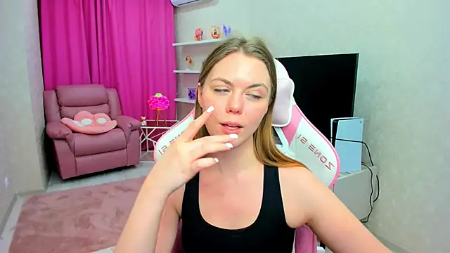 Strawberrye live sex cam