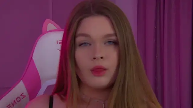 CrystalLyons live sex cam