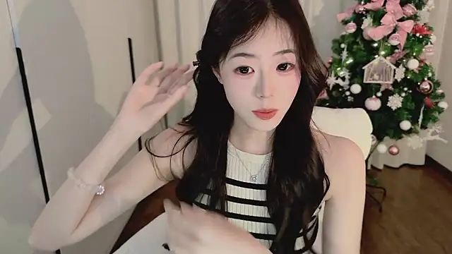 Onecutelittle live sex cam