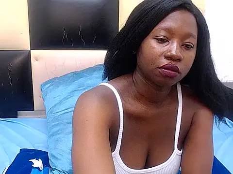 PetiteDiamondxxX's cam snapshot