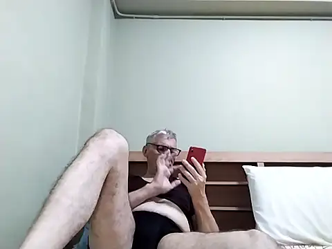 BIGUNCUTHARDCOCK live sex cam