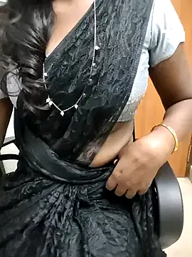 Tamilmallu-duskygirl03's cam snapshot