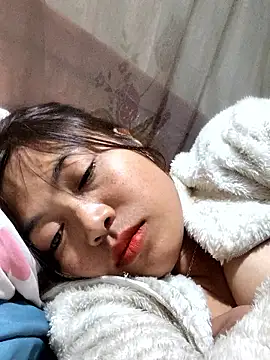 miumiu_sexy2x's cam snapshot