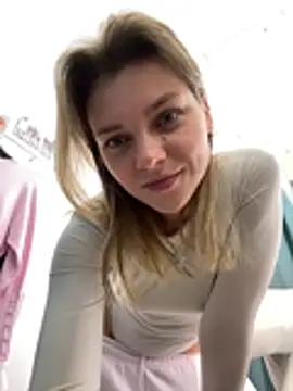 ValenciaShock live sex cam