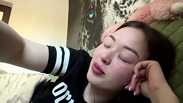 CurietHana1's cam snapshot