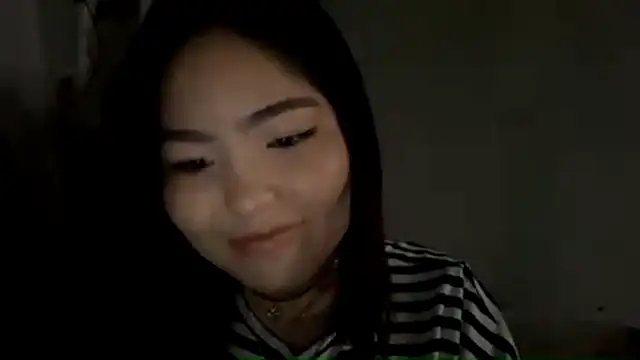 MollyAsian's cam snapshot