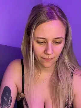 lunawolf21's cam snapshot