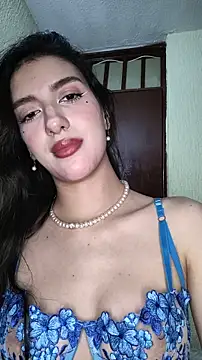 Emily-hottson's cam snapshot