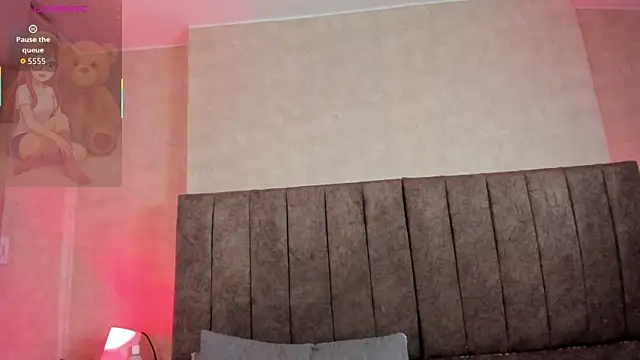 LanaMills_'s cam snapshot