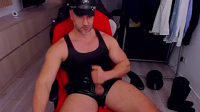 MarisMuscle's cam snapshot