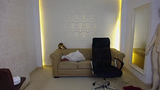 MaxKaiden live sex cam