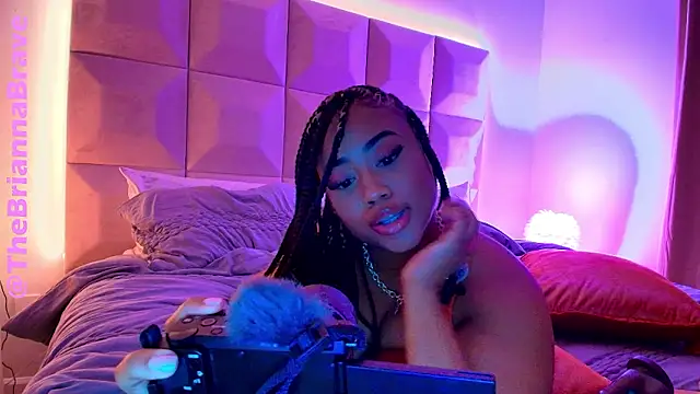 BriannaBrave live sex cam