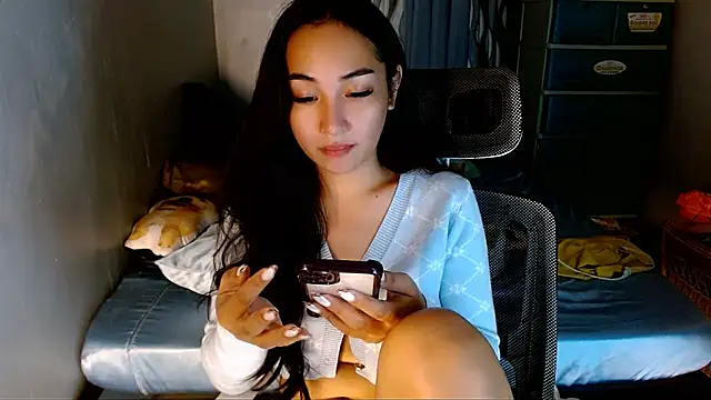 SweetLilly_18 live sex cam