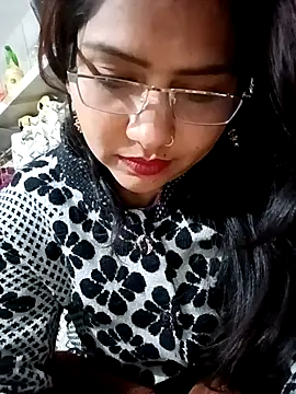 urvashi01224 live sex cam