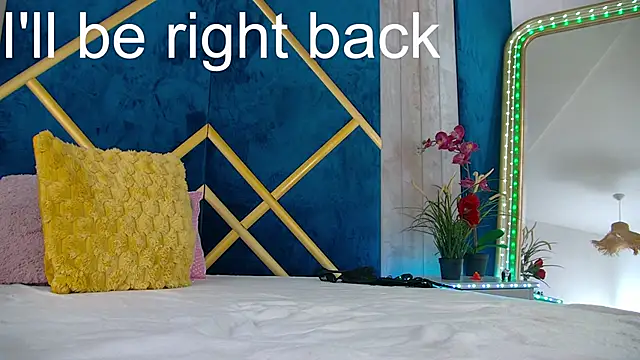 Foxxxy_MILF live sex cam