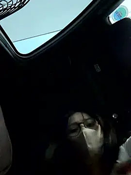 Linh_2004 live sex cam