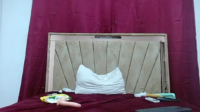 pia_houns17's cam snapshot