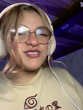 Sophia_Weest99's cam snapshot