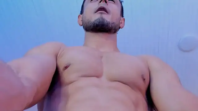 Adonys_Lewis_'s cam snapshot