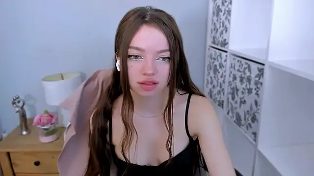 GraceLips's cam snapshot