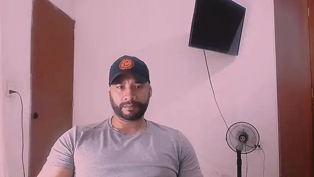 musclehetero's cam snapshot