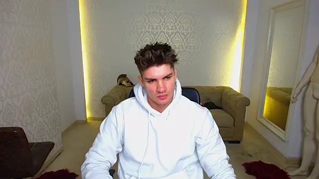 MaxKaiden live sex cam