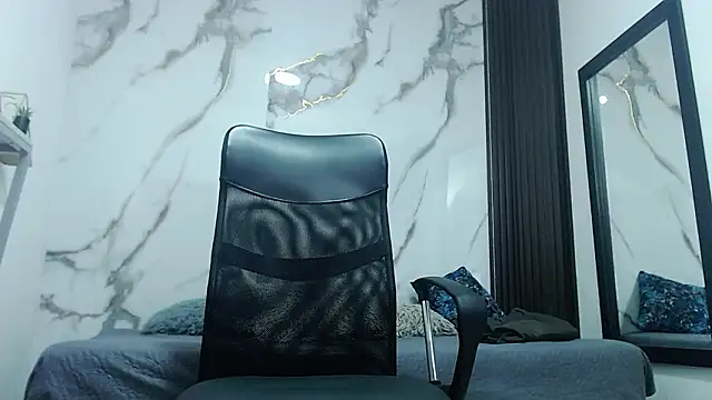 Enzo_Turner's cam snapshot