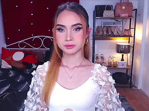 MeatyhorsecockMistress live sex cam