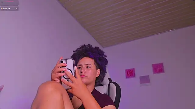 BrunetteAdams001 live sex cam