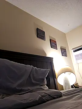 Roddog18 live sex cam