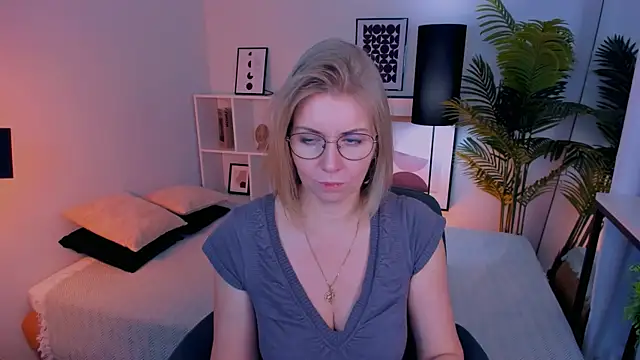 Annie_Light's cam snapshot