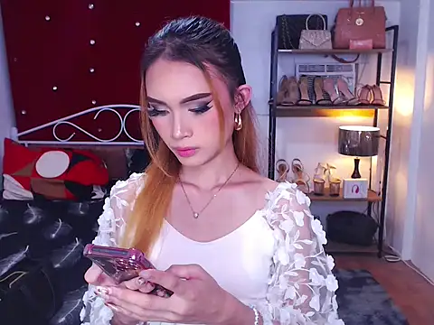 MeatyhorsecockMistress live sex cam