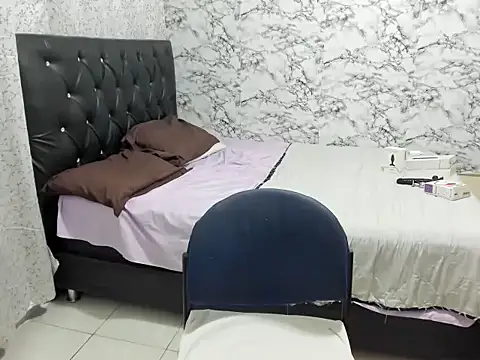 Queen_Annie3's cam snapshot