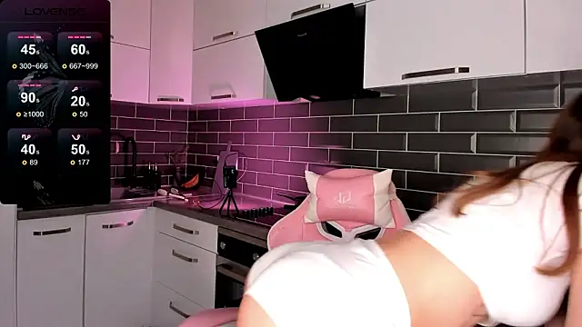 EmmaVictori1 live sex cam