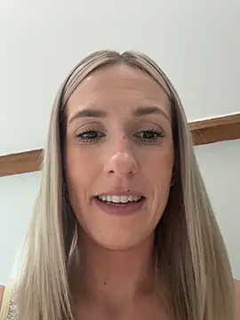 lola_tentatiion live sex cam