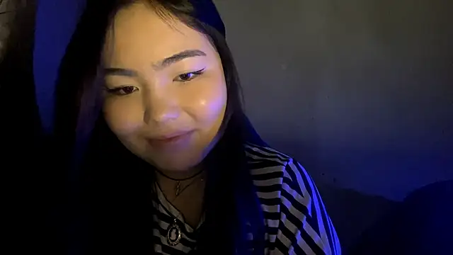 MollyAsian's cam snapshot