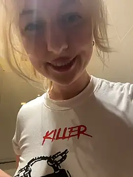 RonnieKiss live sex cam