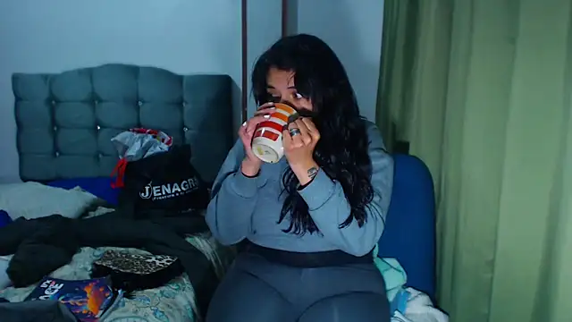 AmaraRoberts420 live sex cam