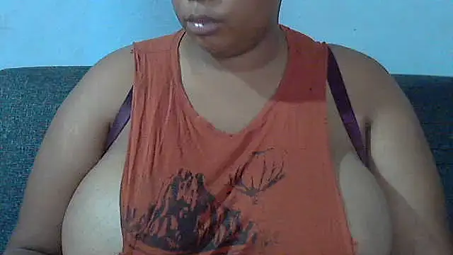 Sexy-queen99xx's cam snapshot