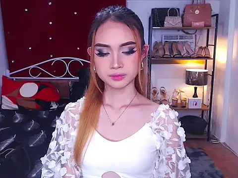 MeatyhorsecockMistress live sex cam