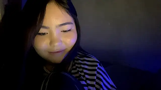 MollyAsian's cam snapshot