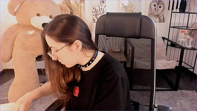 VirtuallVoyant live sex cam